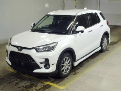 Toyota RAIZE  с аукциона в Японии