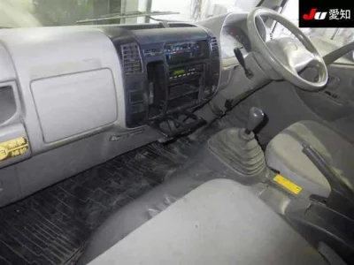 Toyota DYNA  с аукциона в Японии