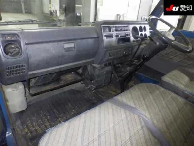 Mazda TITAN  с аукциона в Японии