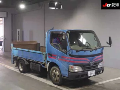 Toyota DYNA  с аукциона в Японии
