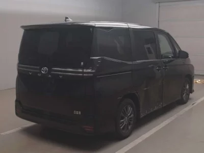 Toyota VOXY  с аукциона в Японии