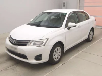 Toyota COROLLA AXIO  с аукциона в Японии