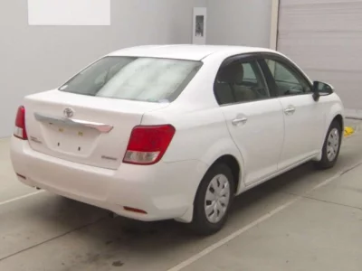 Toyota COROLLA AXIO  с аукциона в Японии