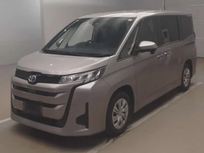 Toyota NOAH  с аукциона в Японии