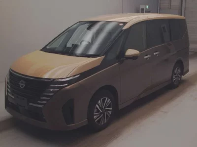 Nissan SERENA  с аукциона в Японии
