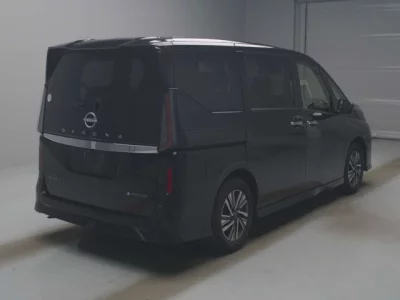 Nissan SERENA  с аукциона в Японии