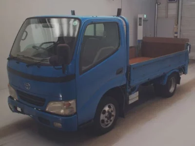 Toyota DYNA  с аукциона в Японии