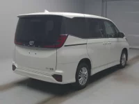 Toyota NOAH лот № 22111 оценка 4  с аукциона в Японии 1
