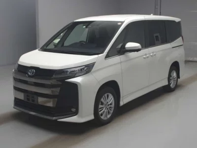 Toyota NOAH  с аукциона в Японии