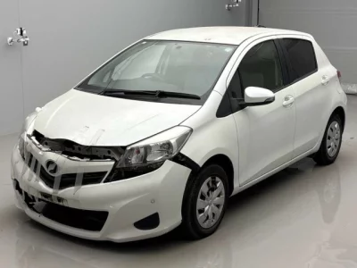 Toyota VITZ  с аукциона в Японии