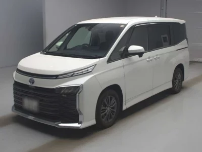 Toyota VOXY  с аукциона в Японии