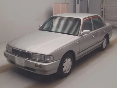 Nissan CRUE  с аукциона в Японии