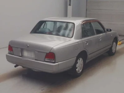 Nissan CRUE  с аукциона в Японии