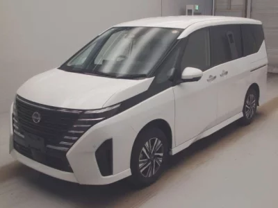 Nissan SERENA  с аукциона в Японии