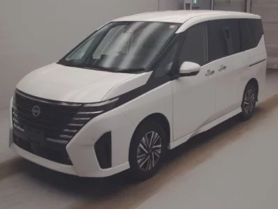 Nissan SERENA  с аукциона в Японии