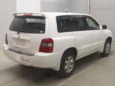 Toyota KLUGER  с аукциона в Японии