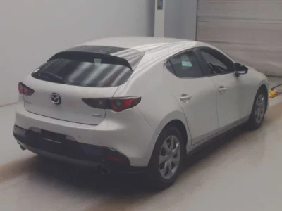Mazda MAZDA3  с аукциона в Японии