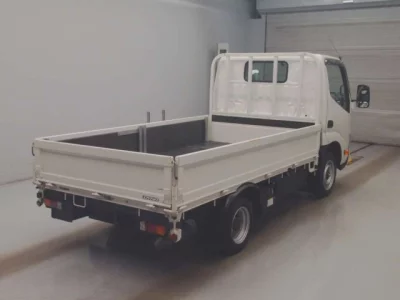 Toyota DYNA  с аукциона в Японии