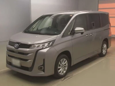 Toyota NOAH  с аукциона в Японии