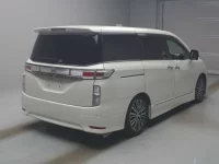 Nissan ELGRAND лот № 29057 оценка R  с аукциона в Японии 1