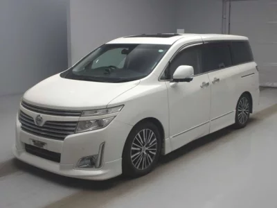 Nissan ELGRAND  с аукциона в Японии