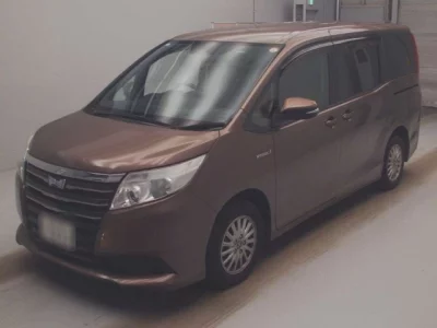Toyota NOAH  с аукциона в Японии