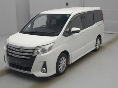 Toyota NOAH  с аукциона в Японии