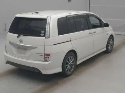 Toyota ISIS