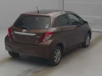 Toyota VITZ лот № 70009 оценка 3  с аукциона в Японии 1