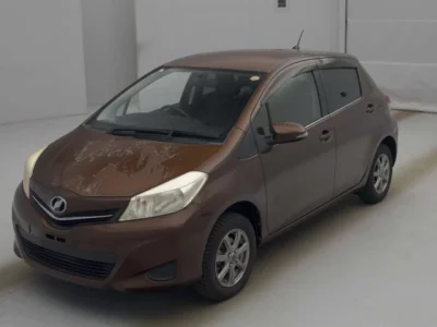 Toyota VITZ  с аукциона в Японии