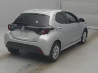 Toyota YARIS лот № 70069 оценка R  с аукциона в Японии 1
