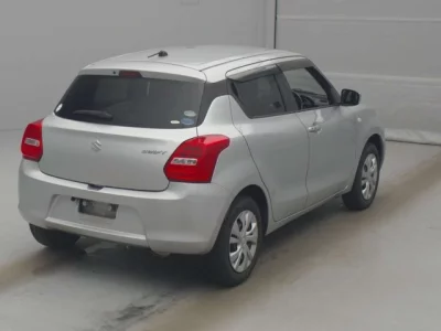 Suzuki SWIFT  с аукциона в Японии