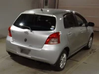 Toyota VITZ лот № 7040 оценка RA  с аукциона в Японии 1
