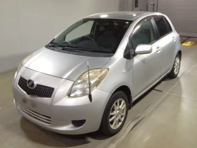 Toyota VITZ  с аукциона в Японии