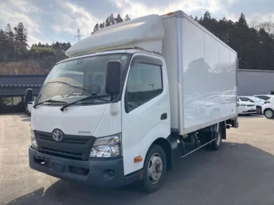 Toyota DYNA  с аукциона в Японии