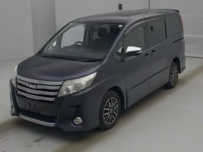 Toyota NOAH  с аукциона в Японии