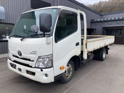 Toyota DYNA  с аукциона в Японии