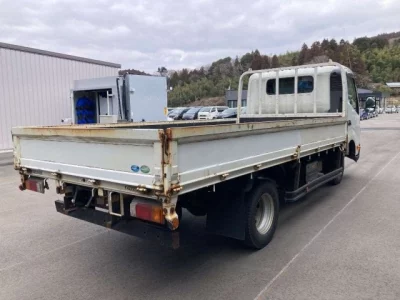 Toyota DYNA  с аукциона в Японии