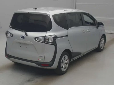 Toyota SIENTA  с аукциона в Японии