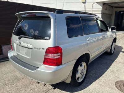 Toyota KLUGER  с аукциона в Японии