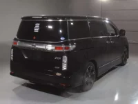 Nissan ELGRAND лот № 176 оценка 3.5  с аукциона в Японии 1