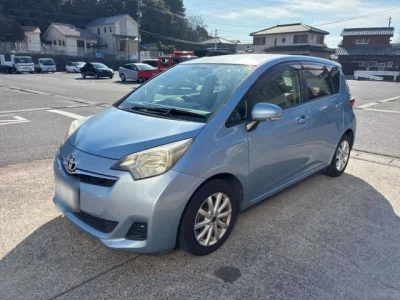 Toyota RACTIS  с аукциона в Японии