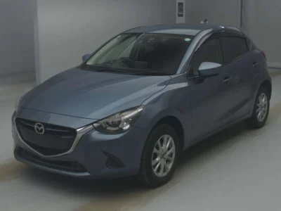 Mazda DEMIO  с аукциона в Японии