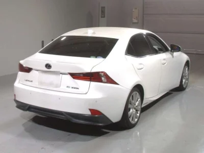 Lexus IS
