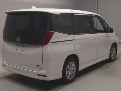 Toyota NOAH  с аукциона в Японии