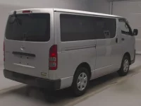 Toyota HIACE VAN лот № 85009 оценка 4  с аукциона в Японии 1