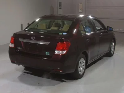 Toyota COROLLA AXIO  с аукциона в Японии