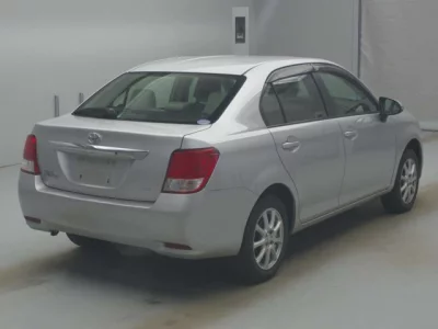 Toyota COROLLA AXIO  с аукциона в Японии