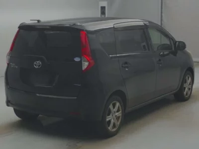 Toyota PASSO SETTE  с аукциона в Японии