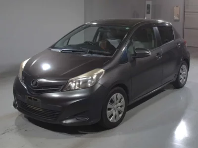 Toyota VITZ  с аукциона в Японии